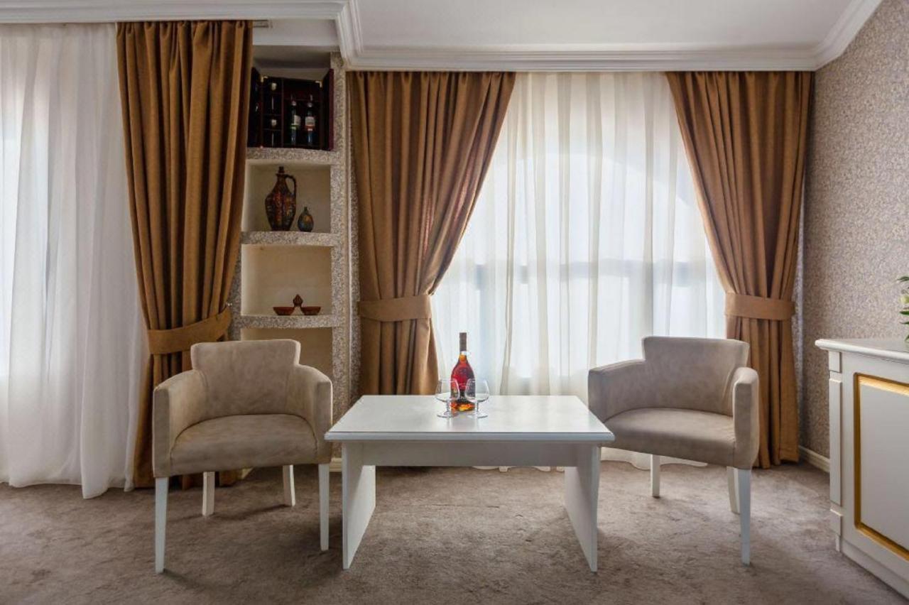 Maris Hotel Baky Esterno foto